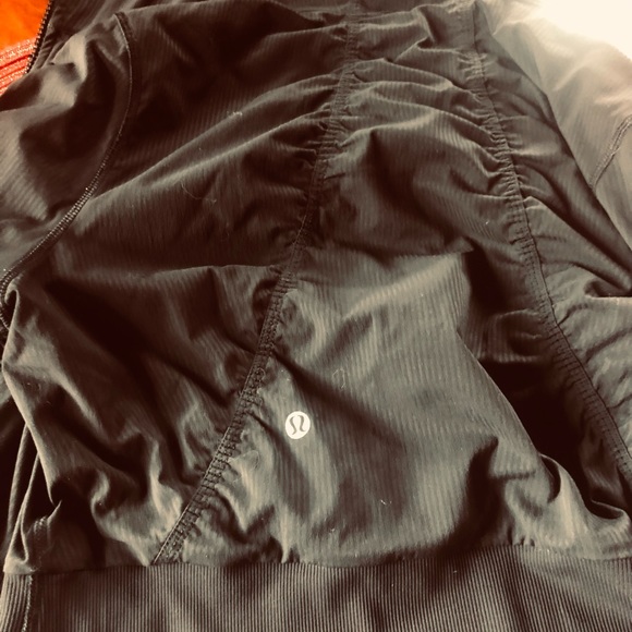 Lululemon - Picture 6 of 7